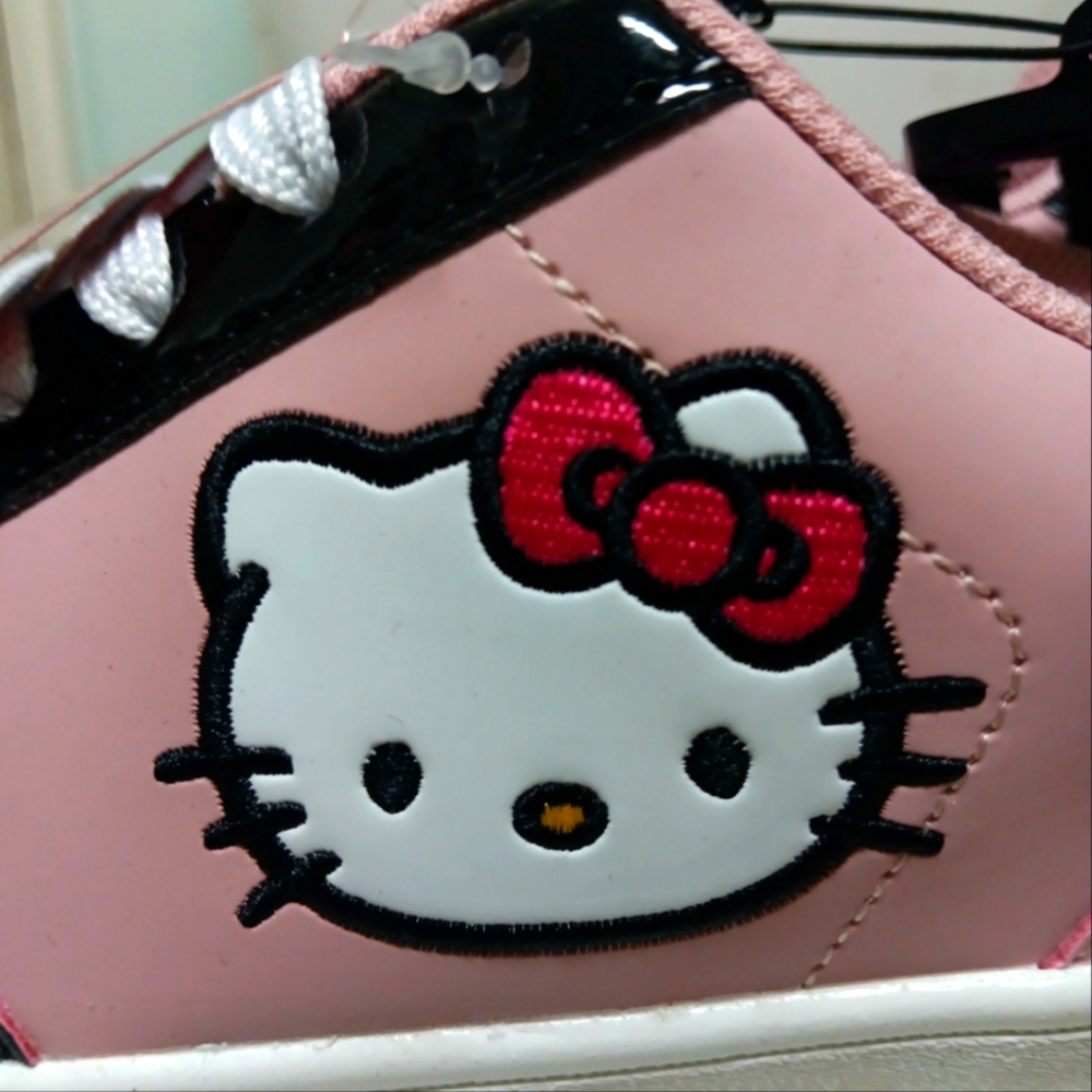HELLO KITTY SNEAKERS